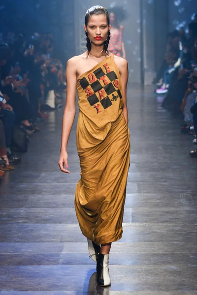 Look 22